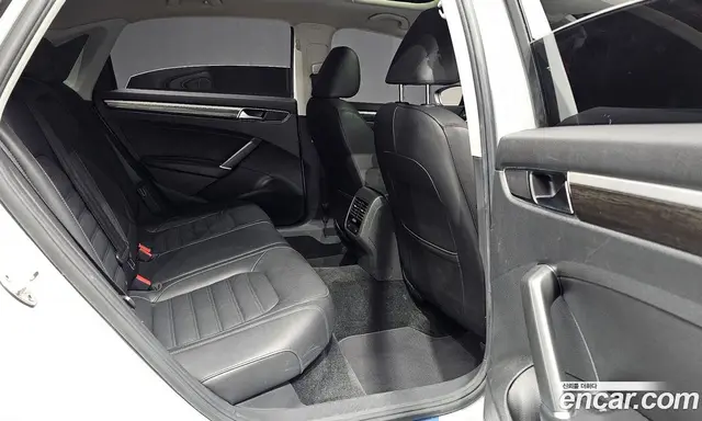 Volkswagen Passat 2018 2.0 автомат (гидро), миниатюра 12