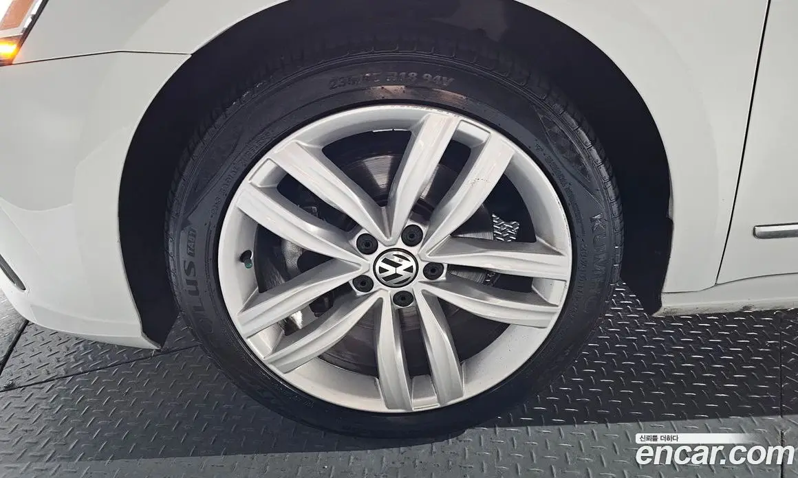 Volkswagen Passat 2018 2.0 автомат (гидро), фото 5