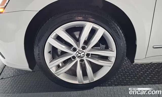Volkswagen Passat 2018 2.0 автомат (гидро), миниатюра 5