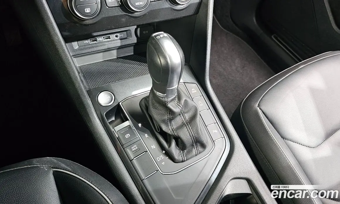 Volkswagen Tiguan 2018 2.0 автомат (гидро), фото 11