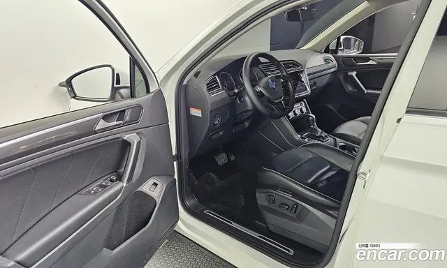 Volkswagen Tiguan 2018 2.0 автомат (гидро), миниатюра 12