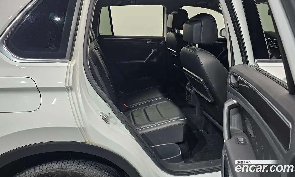 Volkswagen Tiguan 2018 2.0 автомат (гидро), фото 16