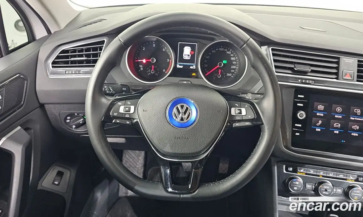 Volkswagen Tiguan 2018 2.0 автомат (гидро), фото 18