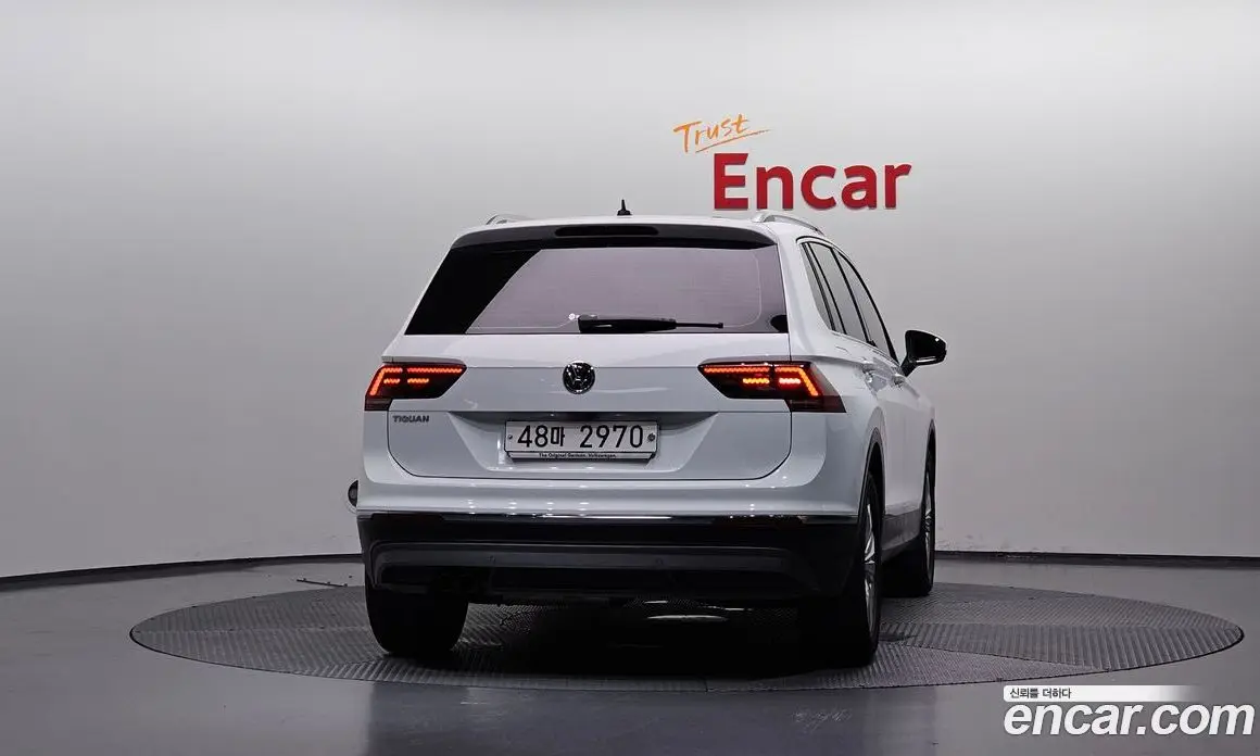 Volkswagen Tiguan 2018 2.0 автомат (гидро), фото 3