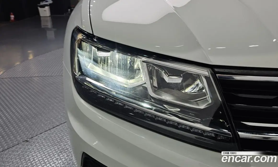 Volkswagen Tiguan 2018 2.0 автомат (гидро), фото 7