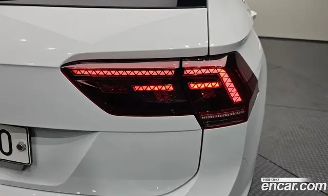 Volkswagen Tiguan 2018 2.0 автомат (гидро), миниатюра 8