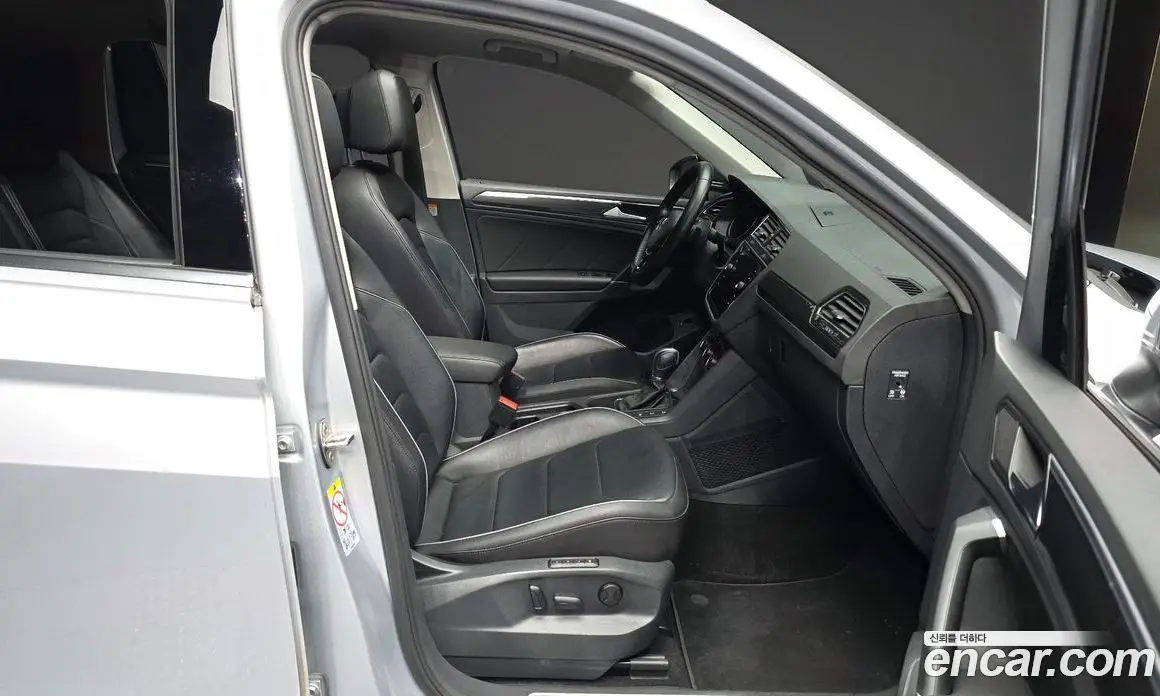 Volkswagen Tiguan 2018 2.0 автомат (гидро), фото 11