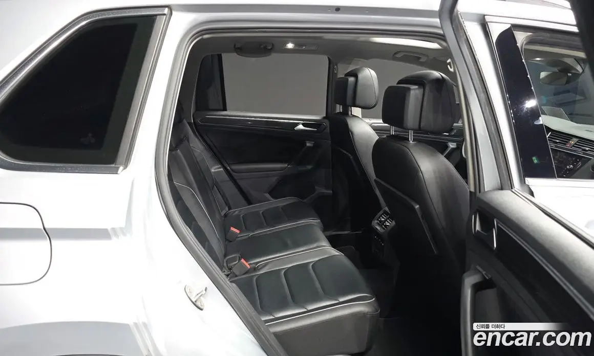 Volkswagen Tiguan 2018 2.0 автомат (гидро), фото 12