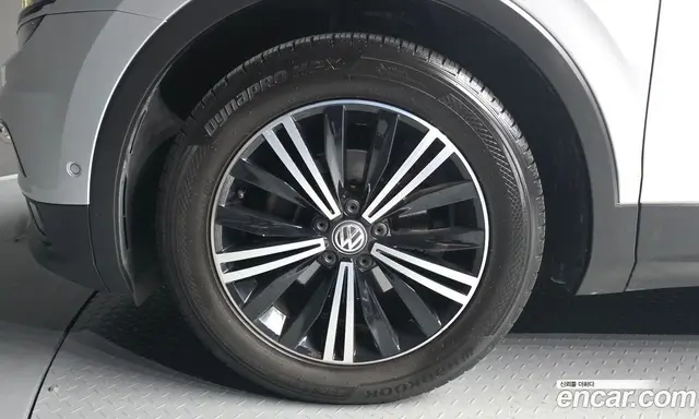 Volkswagen Tiguan 2018 2.0 автомат (гидро), миниатюра 5