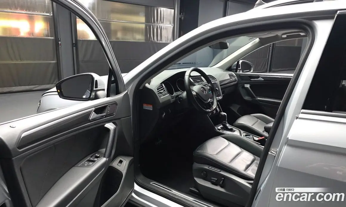 Volkswagen Tiguan 2018 2.0 автомат (гидро), фото 10