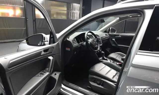 Volkswagen Tiguan 2018 2.0 автомат (гидро), миниатюра 10