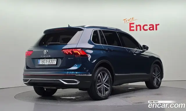 Volkswagen Tiguan 2023 2.0 автомат (гидро), миниатюра 2