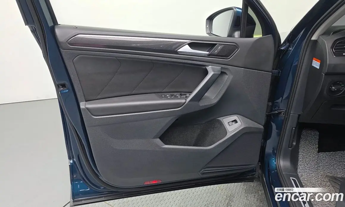 Volkswagen Tiguan 2023 2.0 автомат (гидро), фото 14