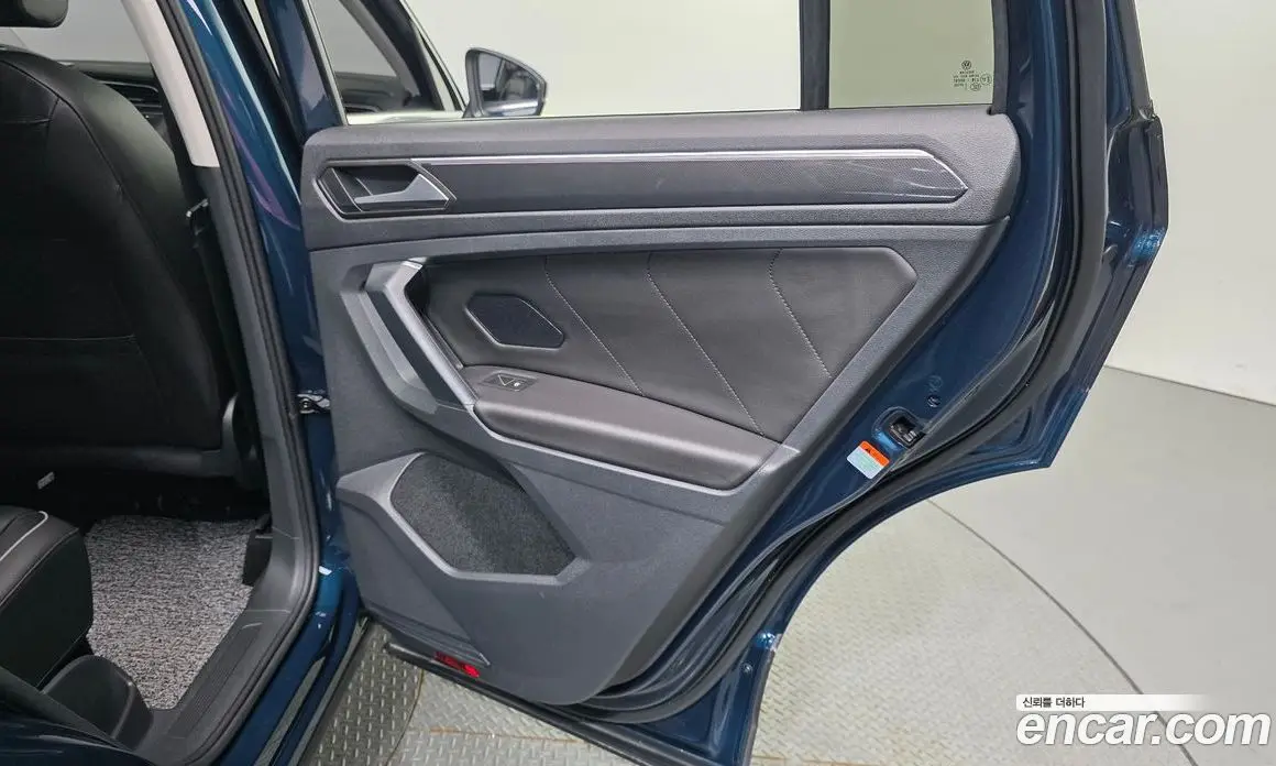 Volkswagen Tiguan 2023 2.0 автомат (гидро), фото 15