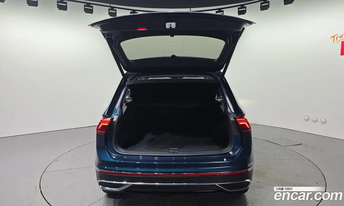 Volkswagen Tiguan 2023 2.0 автомат (гидро), фото 24