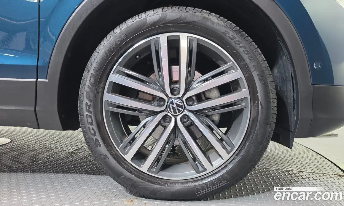 Volkswagen Tiguan 2023 2.0 автомат (гидро), фото 5