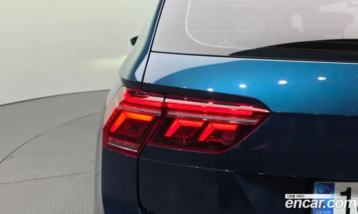 Volkswagen Tiguan 2023 2.0 автомат (гидро), фото 9