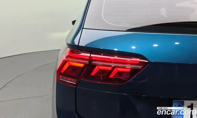 Volkswagen Tiguan 2023 2.0 автомат (гидро), миниатюра 9
