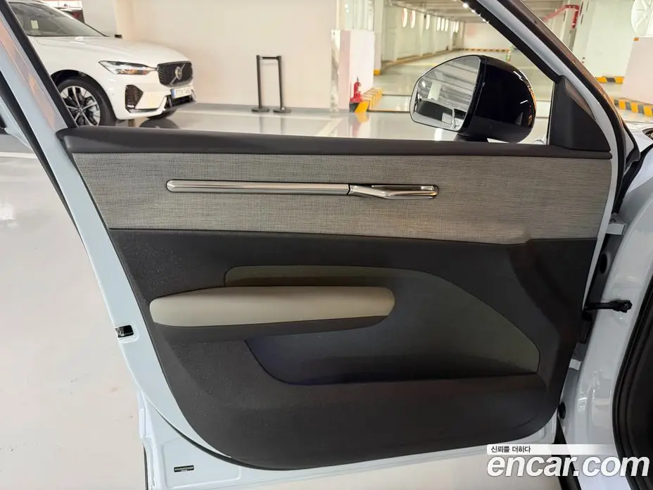 Volvo EX30 2025 0.2 автомат (гидро), фото 15