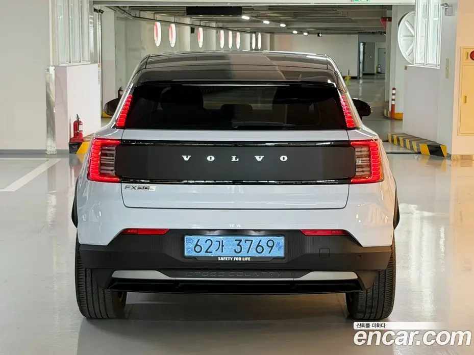 Volvo EX30 2025 0.2 автомат (гидро), фото 4