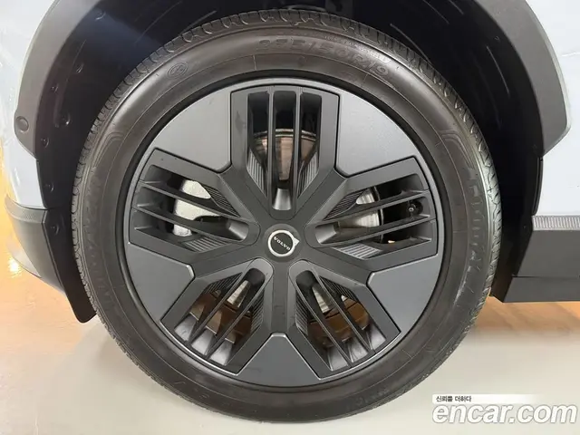 Volvo EX30 2025 0.2 автомат (гидро), миниатюра 5