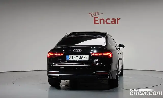 Audi A5 2022 2.0 автомат (гидро), миниатюра 3