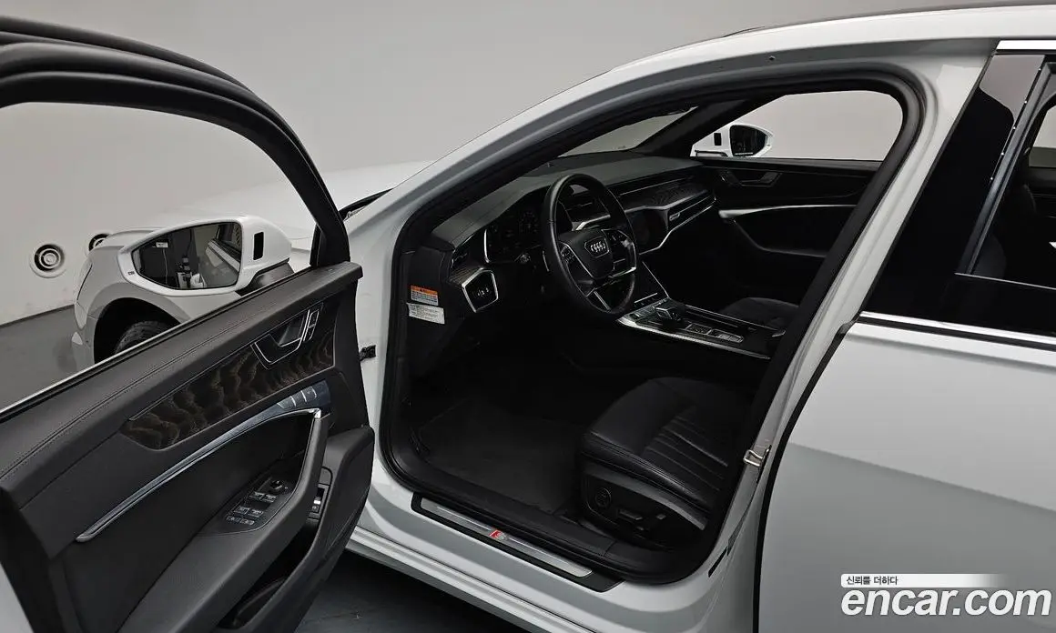 Audi A6 2021 2.0 автомат (гидро), фото 12