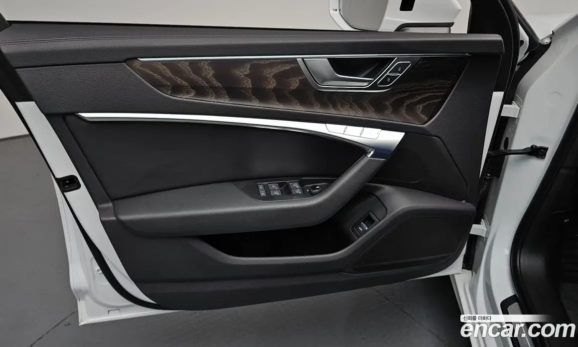 Audi A6 2021 2.0 автомат (гидро), фото 13