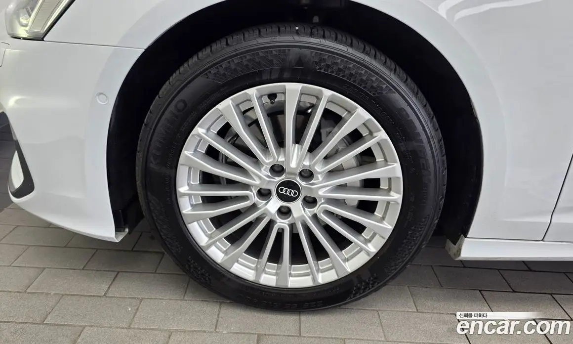 Audi A6 2021 2.0 автомат (гидро), фото 5