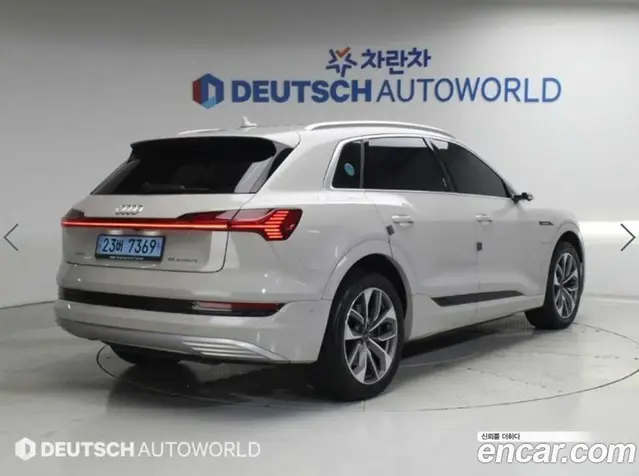 Audi e-tron 2020 автомат (гидро), миниатюра 2