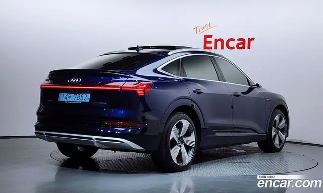 Audi e-tron 2021 0.2 автомат (гидро), миниатюра 2