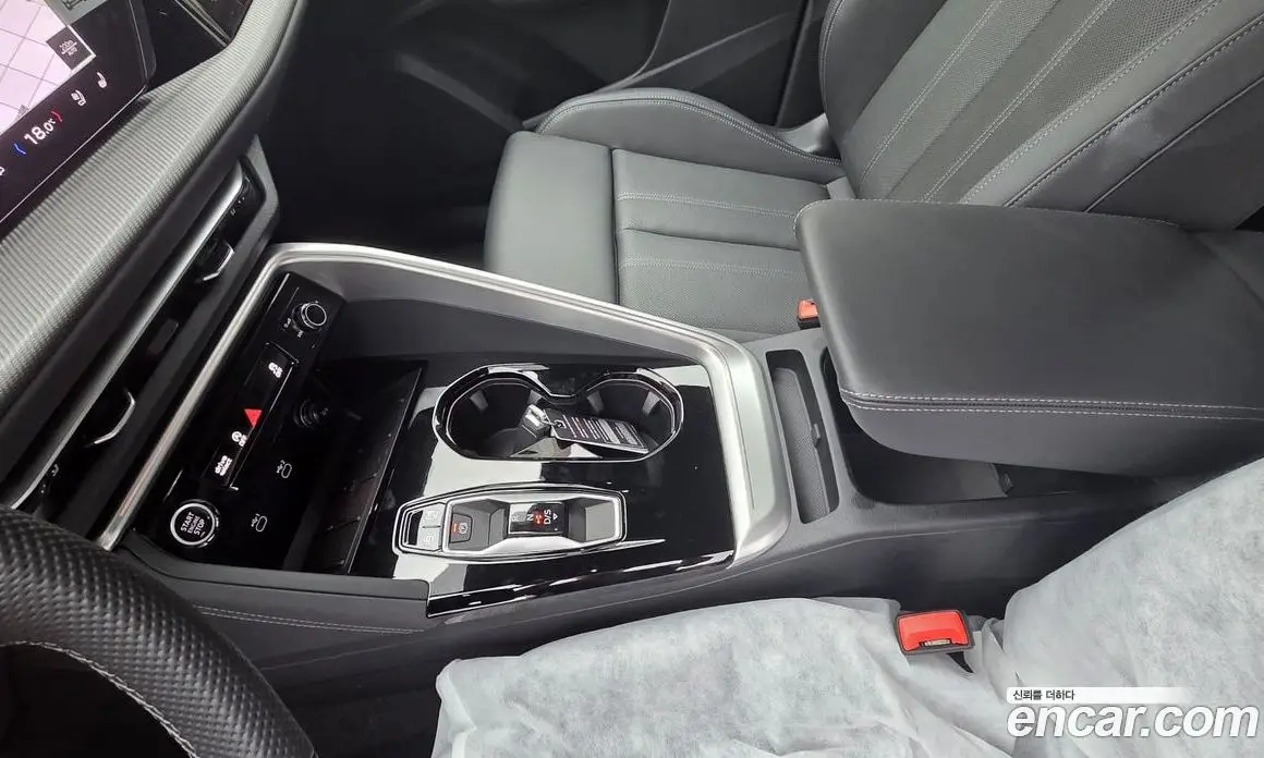Audi Q5 2025 2.0 автомат (гидро), фото 10