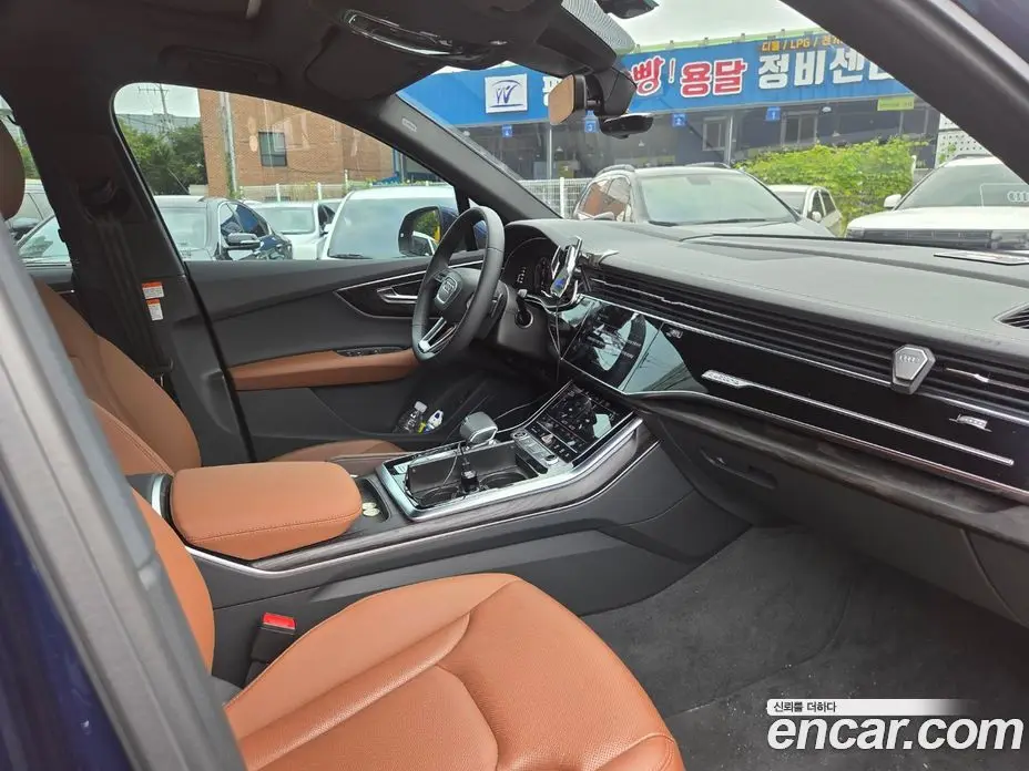 Audi Q7 2023 3.0 автомат (гидро), фото 15