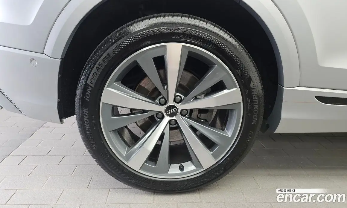 Audi Q8 2021 3.0 автомат (гидро), фото 5