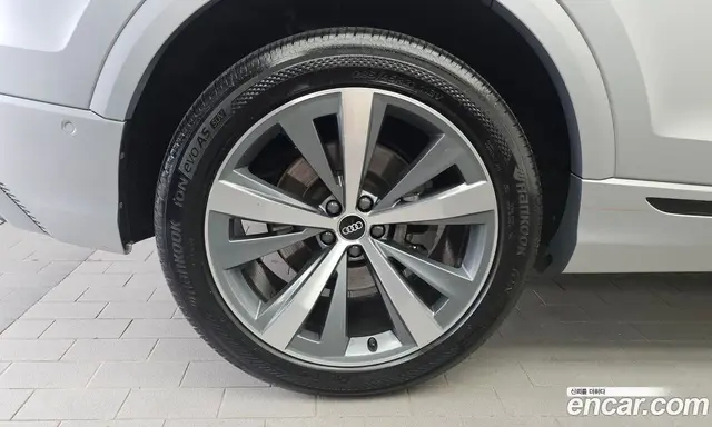 Audi Q8 2021 3.0 автомат (гидро), миниатюра 5