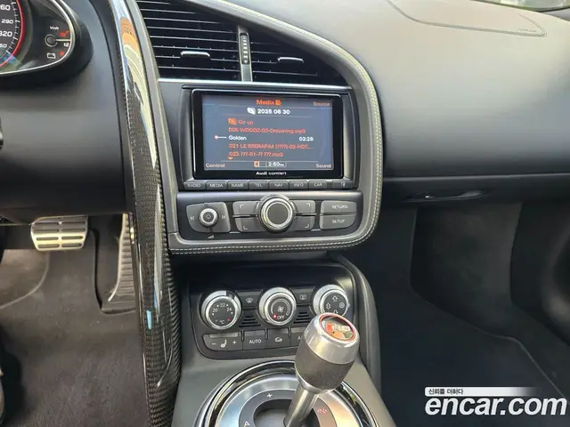 Audi R8 2014 5.2 автомат (робот), миниатюра 12