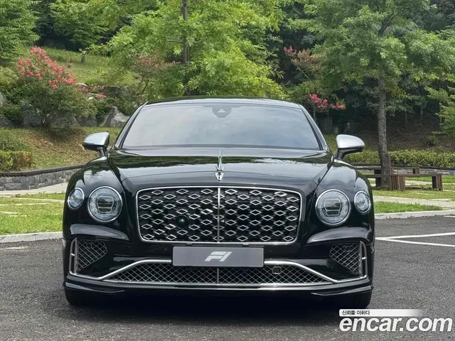 Bentley Flying Spur 2025 4.0 автомат (гидро), миниатюра 2