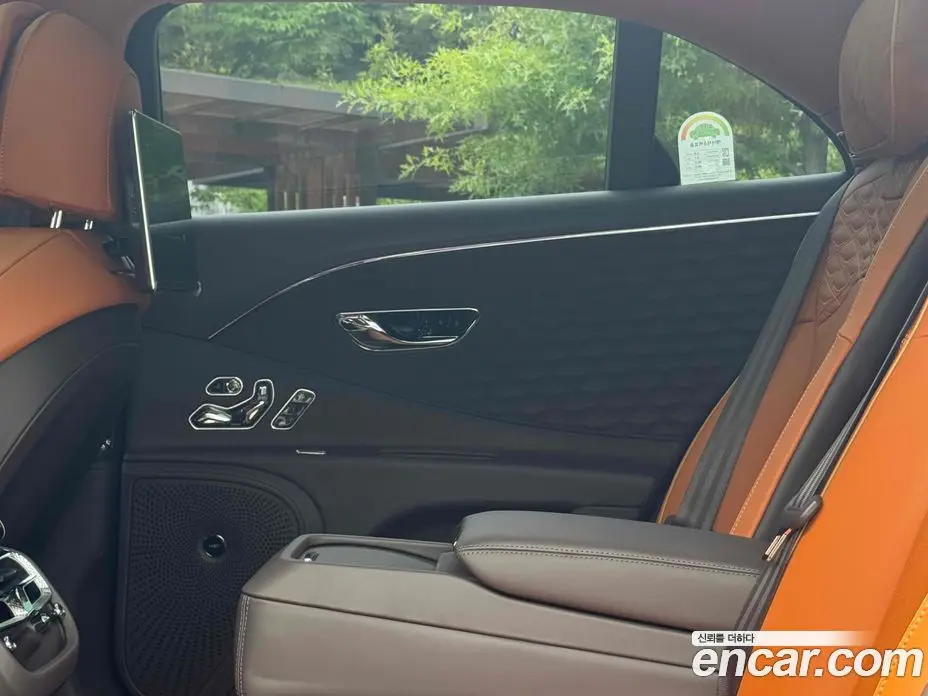 Bentley Flying Spur 2025 4.0 автомат (гидро), фото 15