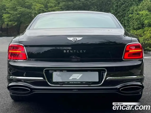 Bentley Flying Spur 2025 4.0 автомат (гидро), миниатюра 3