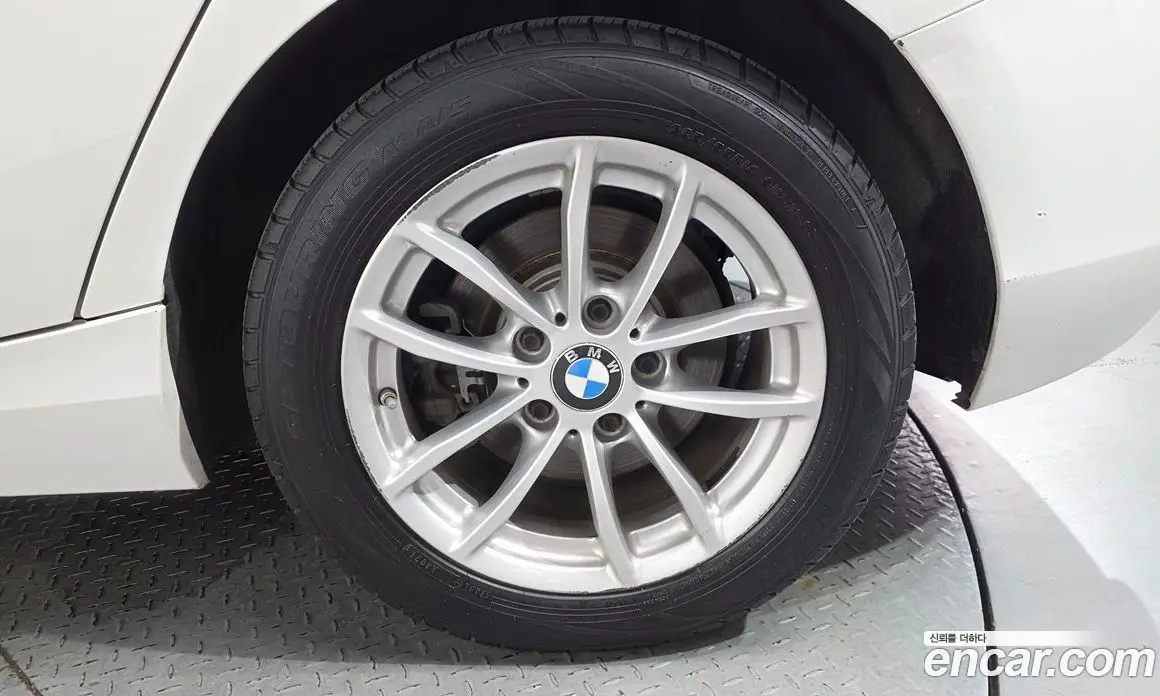 BMW 1 серия 2018 2.0 автомат (гидро), фото 7