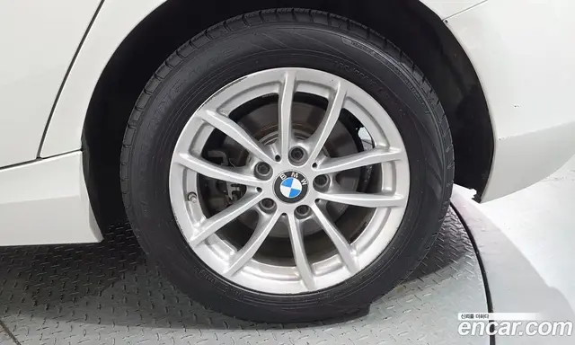 BMW 1 серия 2018 2.0 автомат (гидро), миниатюра 7