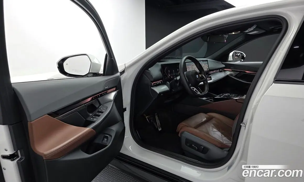 BMW 5 серия 2023 2.0 автомат (гидро), фото 13