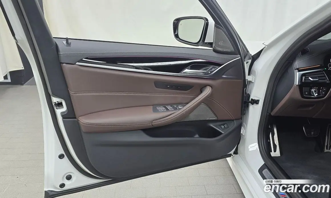 BMW 5 серия 2023 2.0 автомат (гидро), фото 13