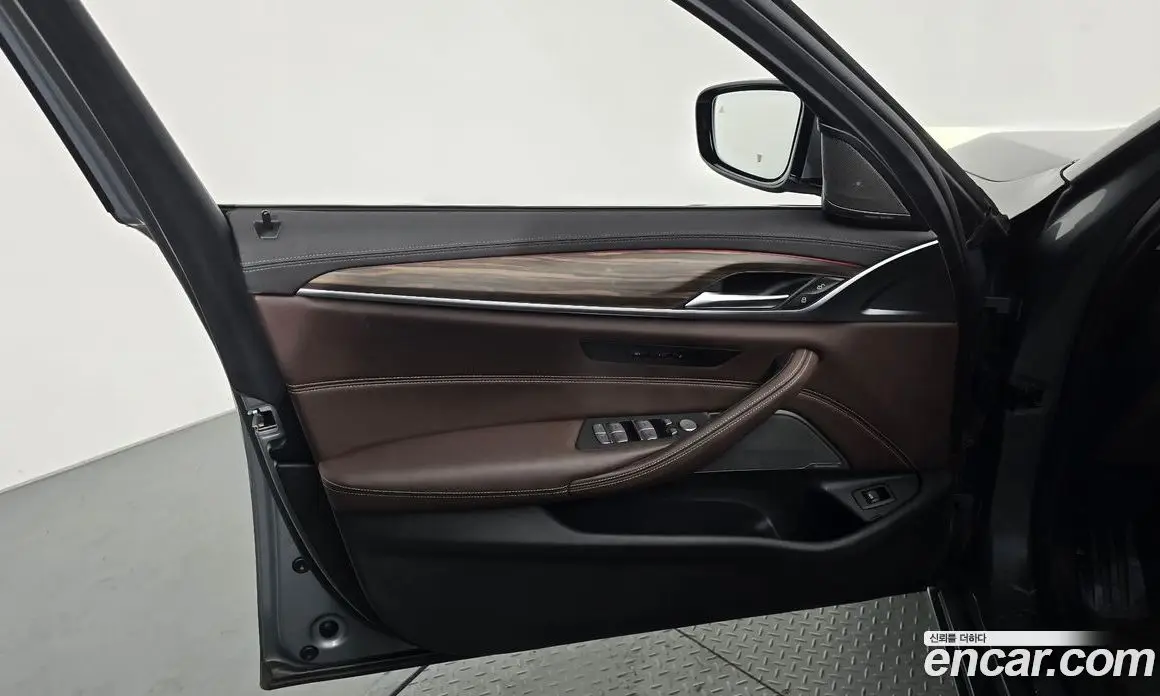 BMW 5 серия 2023 2.0 автомат (гидро), фото 14