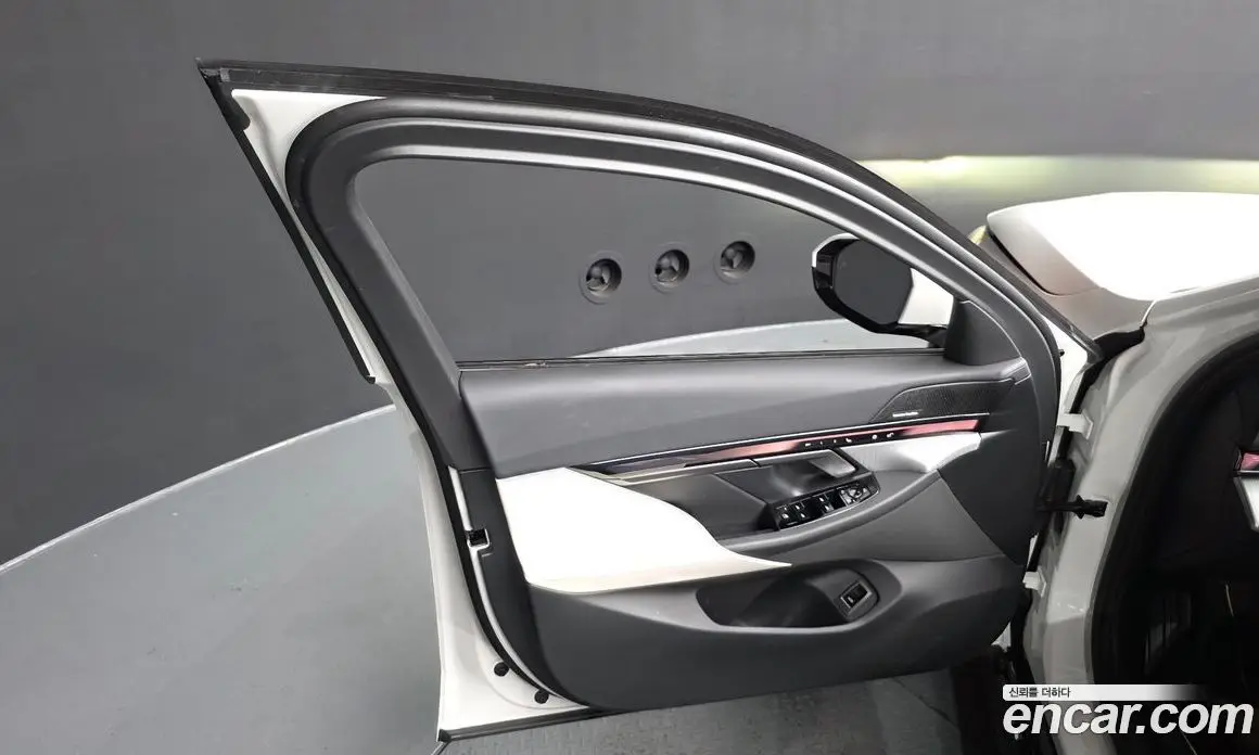 BMW 5 серия 2025 2.0 автомат (гидро), фото 13