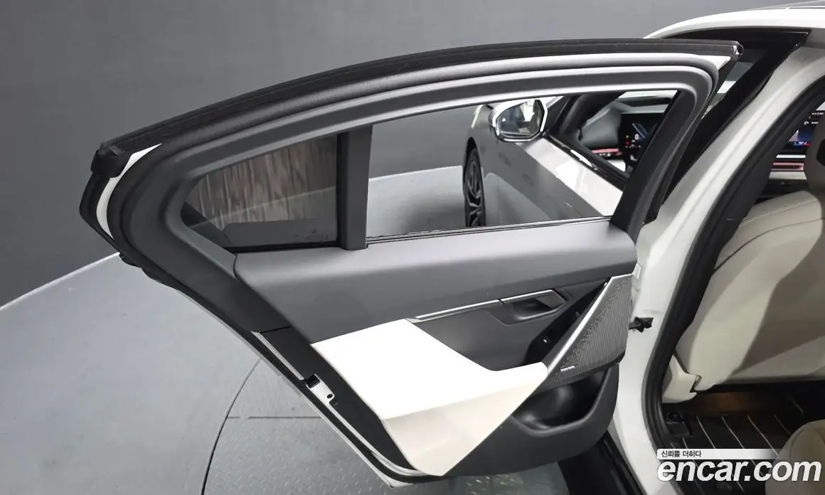 BMW 5 серия 2025 2.0 автомат (гидро), фото 14