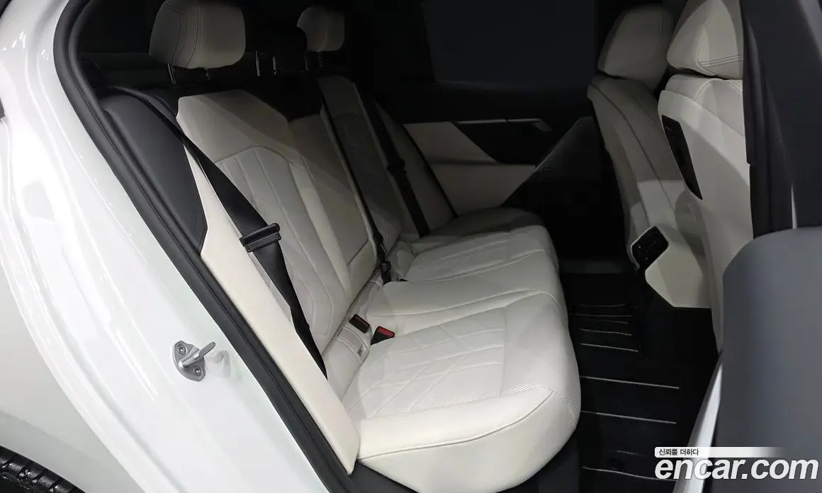 BMW 5 серия 2025 2.0 автомат (гидро), фото 16
