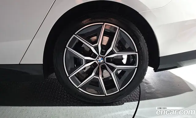 BMW 5 серия 2025 2.0 автомат (гидро), миниатюра 6