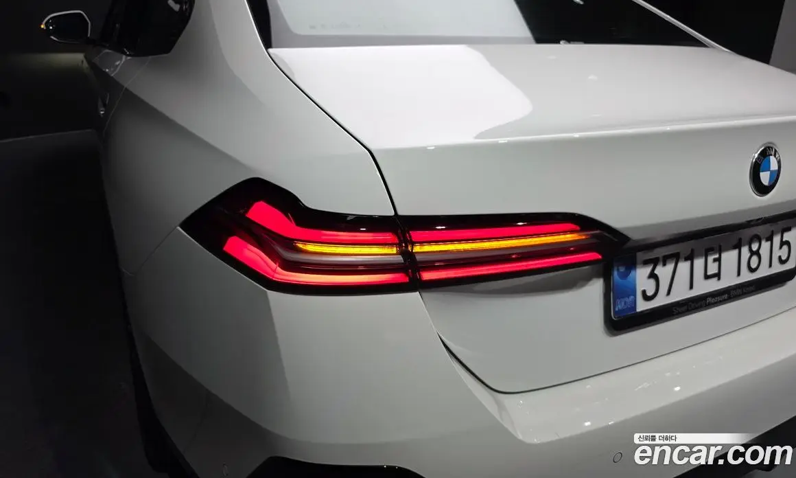 BMW 5 серия 2025 2.0 автомат (гидро), фото 8