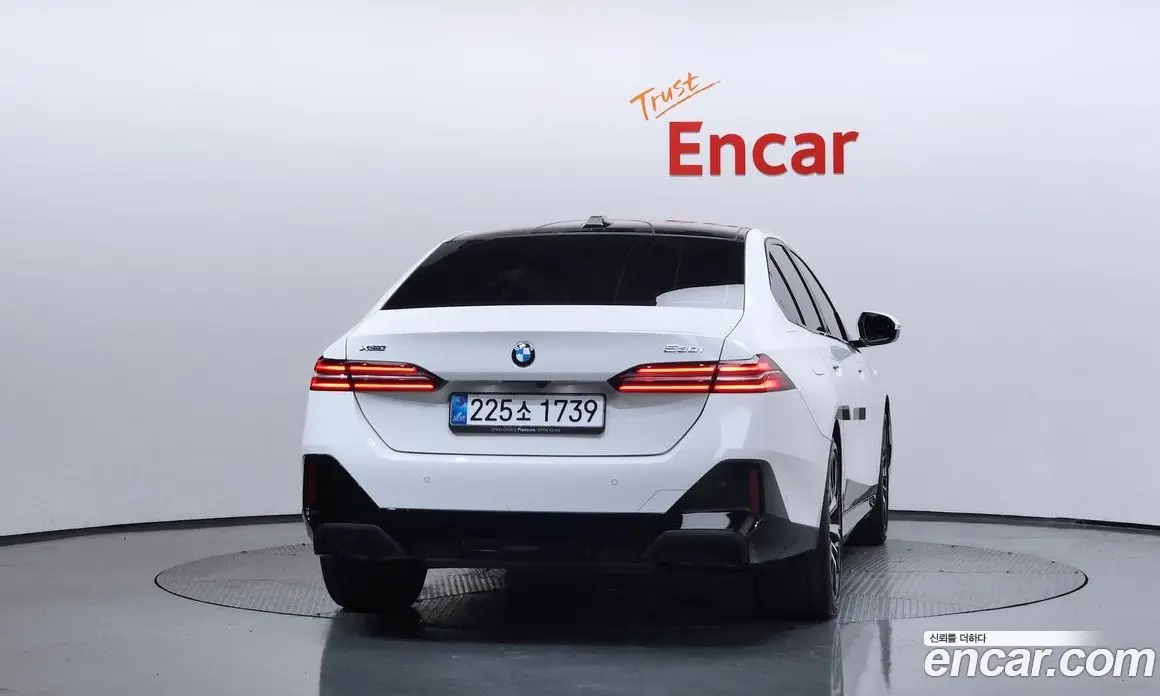 BMW 5 серия 2025 2.0 автомат (гидро), фото 4